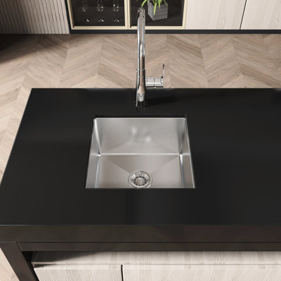 Évier encastré moderne 18 x 18 - Acier inoxydable gris avec bonde silencieuse et finition à simple cuve 18 po x 18 po