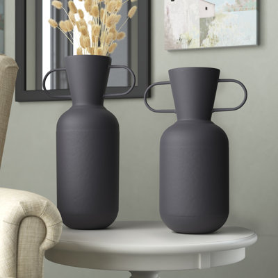 Ensemble de 2 vases de table en métal Ulen Yeldell