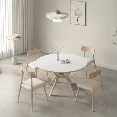 Combinaison de table et de chaise simplifiée