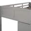Lit mezzanine bas simple - gris. Bois massif pour une utilisation à long terme. Organisation des armoires et des tablettes. Garde-corps inclus. Aucune boîte à ressorts nécessaire en gris avec un design de rangement efficace. Fabriqué en bois. Sauver