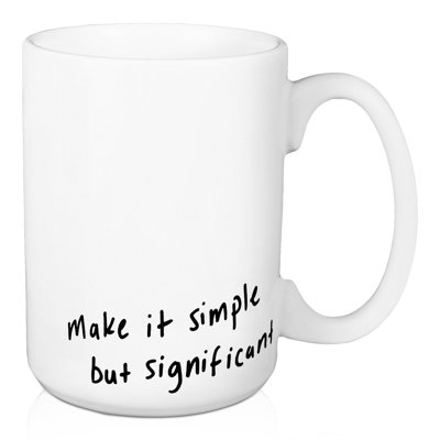 Grande tasse à café simple mais significative
