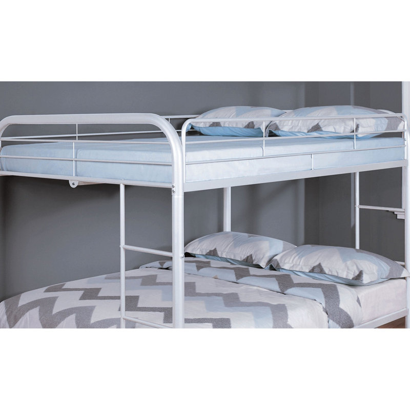 Lit double superposé au dessus d'un lit double en métal de style contemporain, blanc avec attache pour coin-lit incliné, fonctionnalité de chambre à coucher design