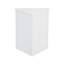 Armoire moderne blanche triangulaire avec tablettes de rangement pratiques et réglables-131094861