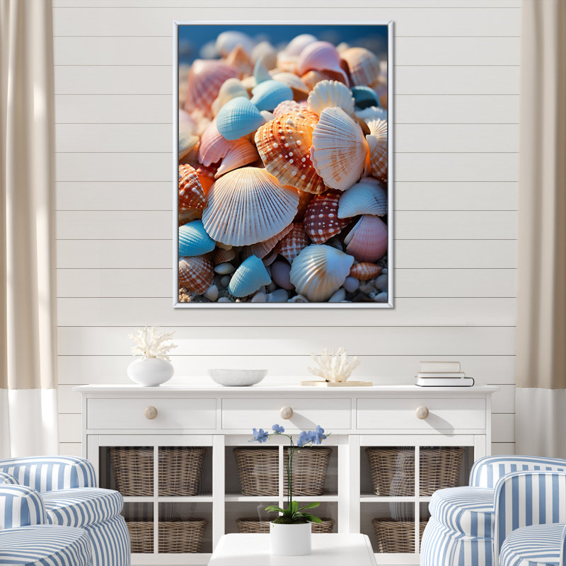 «Beach Photo Sunlit Shells III», reproduction sur toile, L 34 po x H 44 po, Cadre flottant blanc
