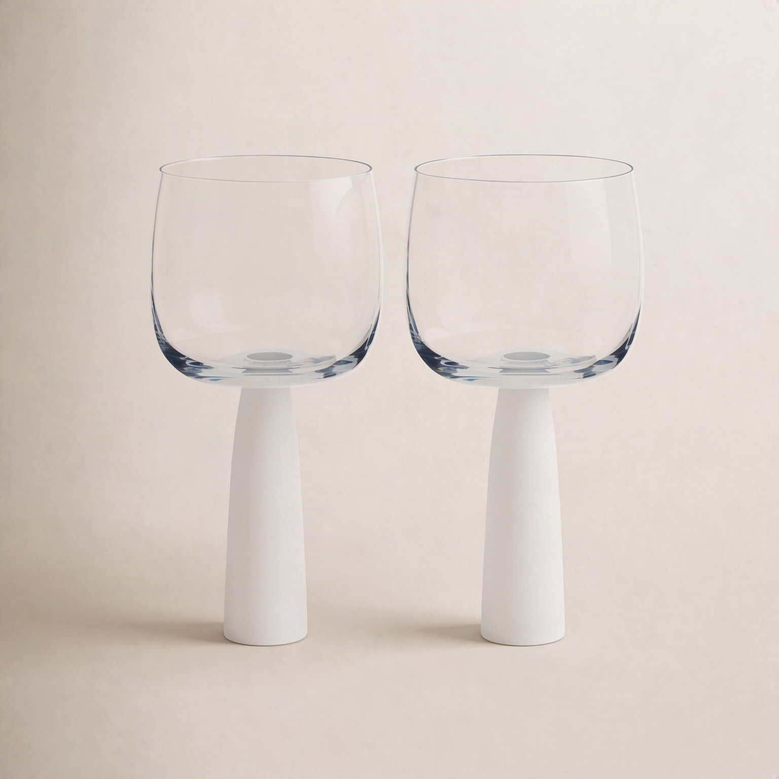 Peri Gin Balloon Glass, Frost White