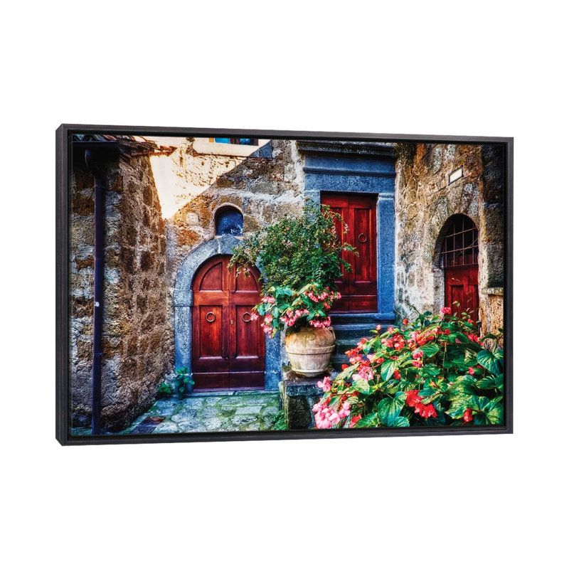 «Classic House Entrance in Umbria» - Impression, Cadre noir vieilli, H 18 po x l 26 po x P 1,5 po