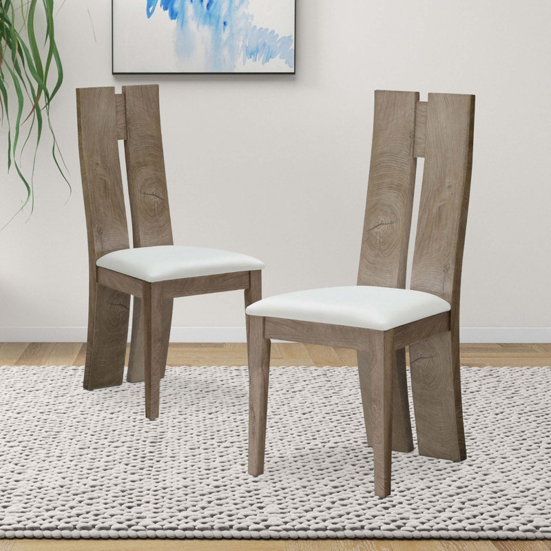 Chaise rembourrée en similicuir