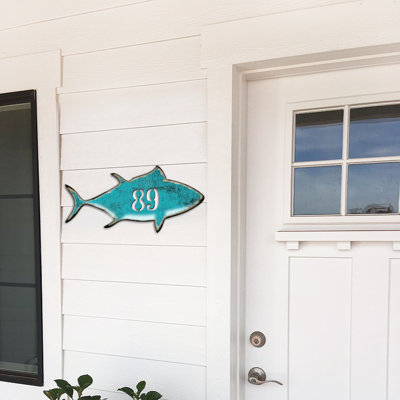 Plaque d’adresse murale sur 1 ligne avec porte-poissons de thon