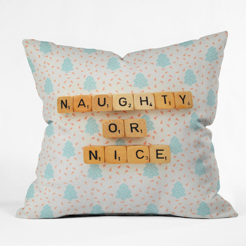Coussin décoratif intérieur / extérieur Naughty and Nice Scrabble, 18 po x 18 po