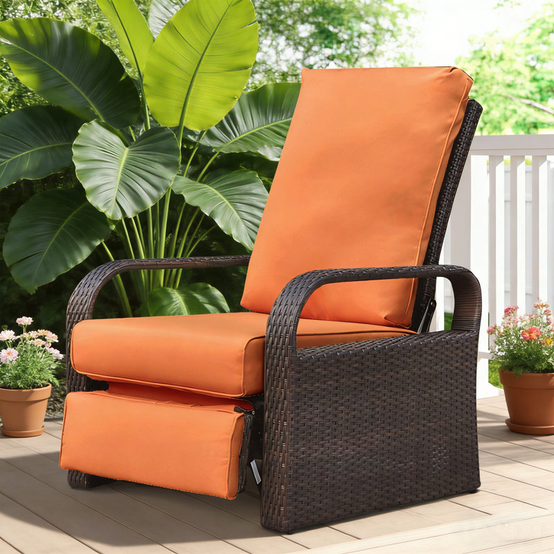 Chaise longue d'extérieur en aluminium et rotin tissé avec coussin orange, Orange
