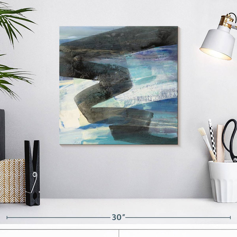 Avery Zig, 16" H x 16" W