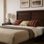 Ensemble de chambre à coucher grand lit, finition brune, ensemble 2 pièces avec lit et table de chevet-127337349