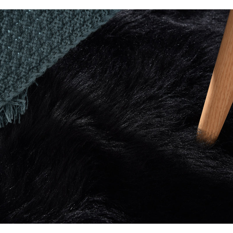 Mamdouh Faux Sheepskin Indoor Rug, Rectangle 2' x 3'