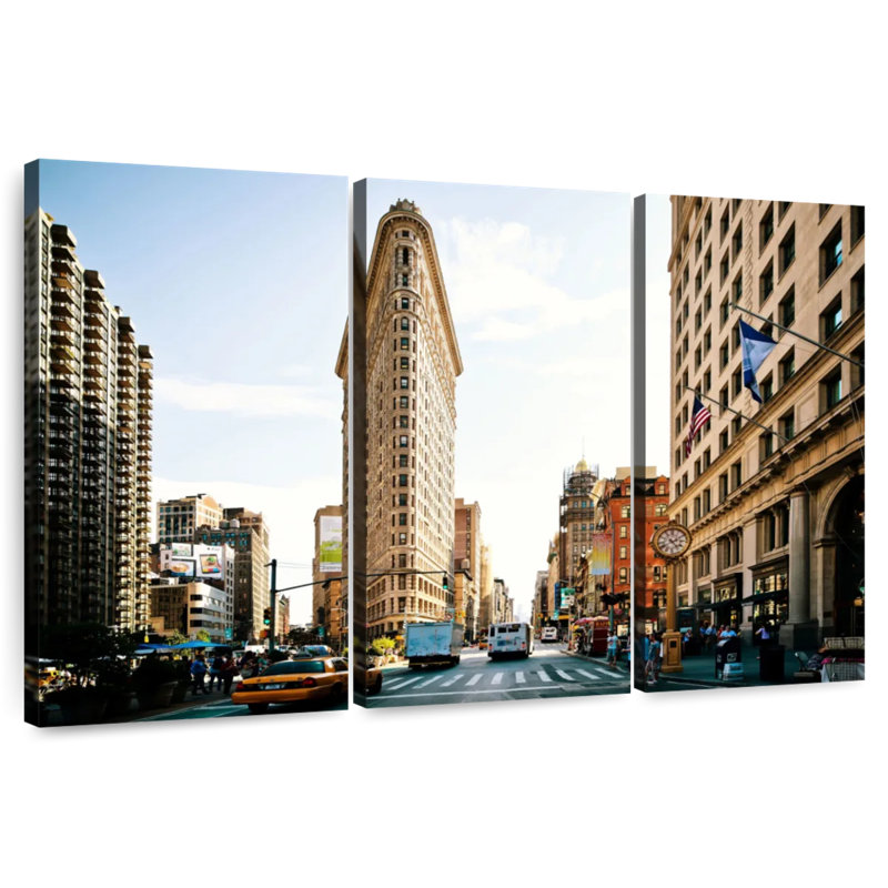 Sireci New York Street Life, 28" H x 45" W