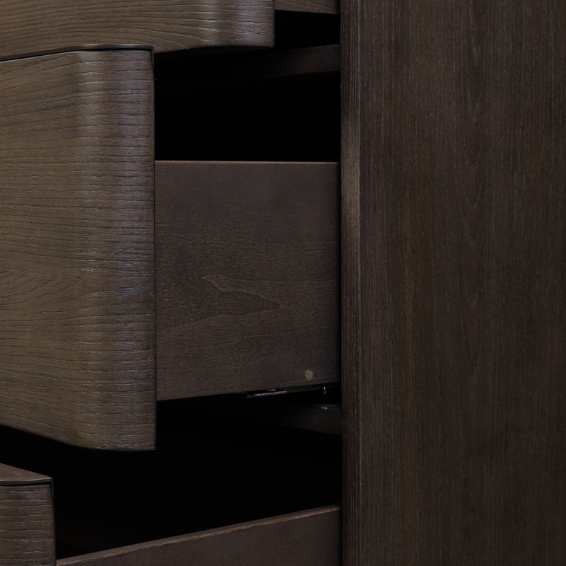 Amiro Dresser