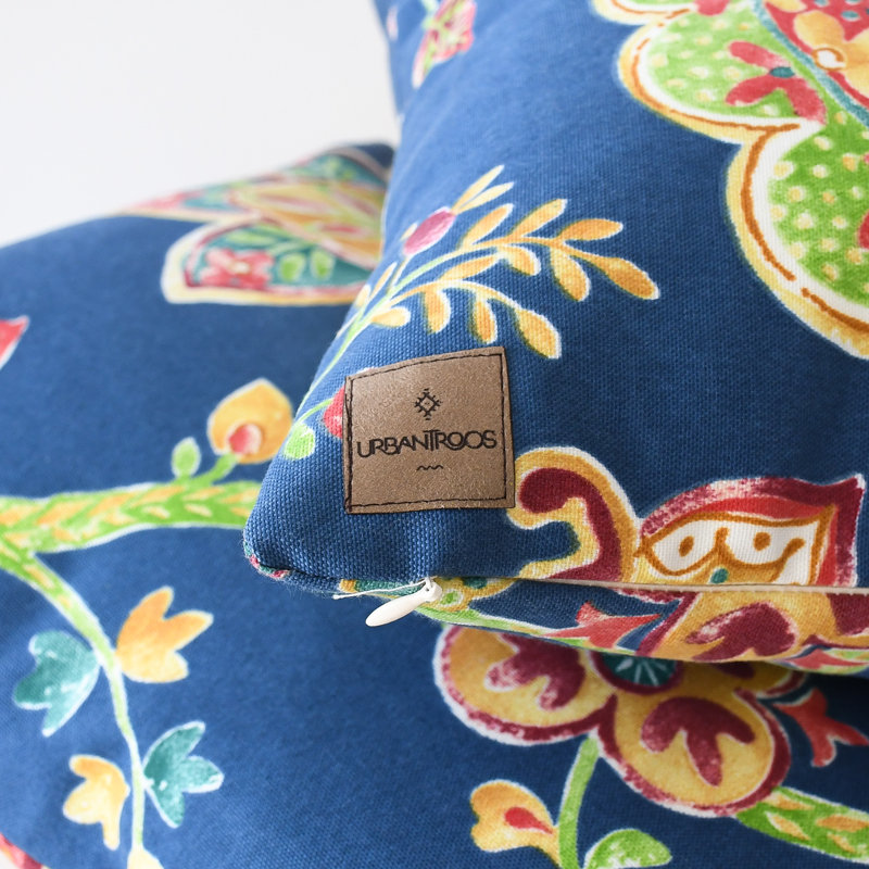 Housse de coussin d'extérieur bleu marine à motif floral avec garniture, en polyester résistant à l'eau, Carré 18 po