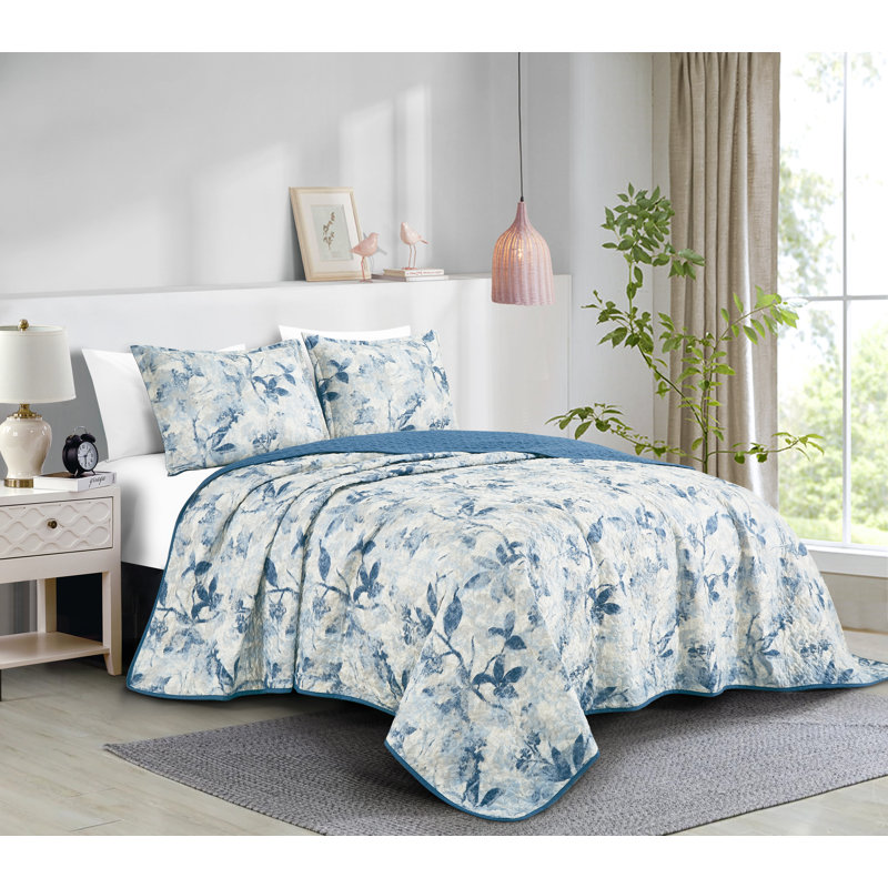 Monica Lightweight Printed Tropical Leaves Quilt Set , King Quilt + 2 King Shams