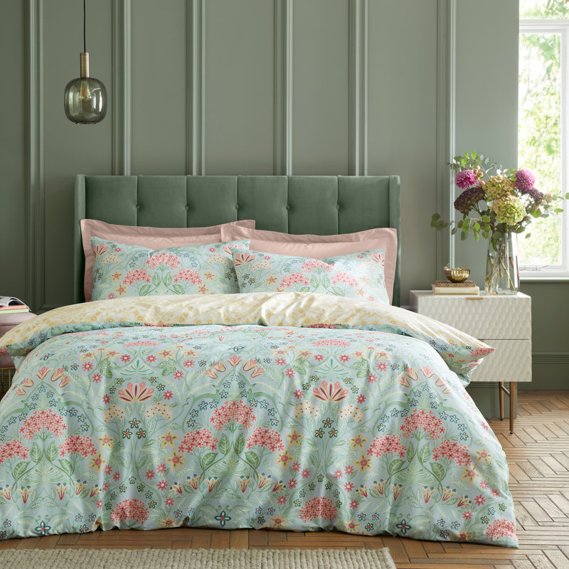 Art Deco Hydrangea Reversible 200 Thread Count Cot Cotton Floral Duvet Cover Set with Pillowcases Included