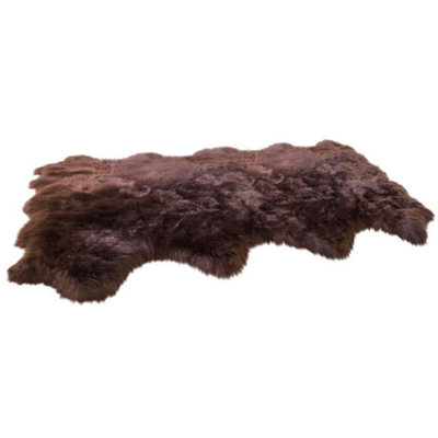 Tapis brun foncé en peau de mouton à poil long fabriqué à la main Whelchel