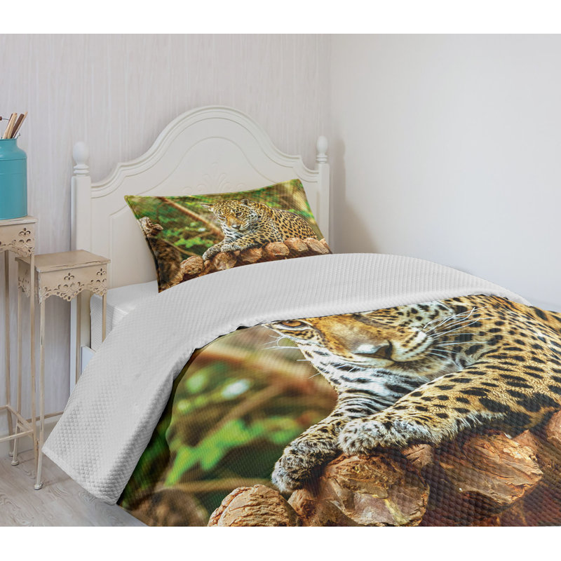 Twin White Quilted Bedspread Set with Jaguar Print