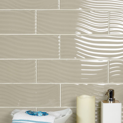 Carrelage mural de cuisine et de salle de bain décoratif à bord droit en verre texturé 4 po x 12 po Pacific