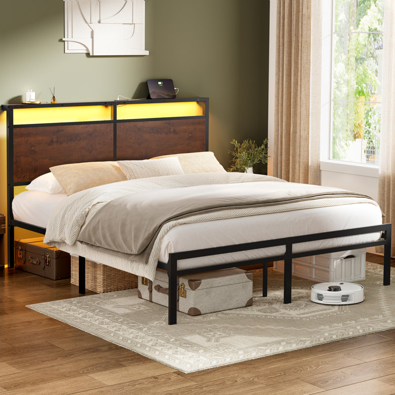Lit plateforme Livia Queen avec tête de lit de rangement, lumière DEL et station de recharge, ports USB et Type-C, sommier non requis