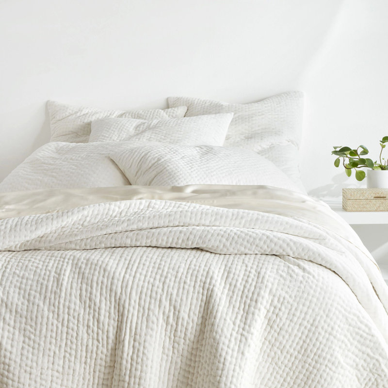 Viola Velvet Quilt, King Quilt, Dove White