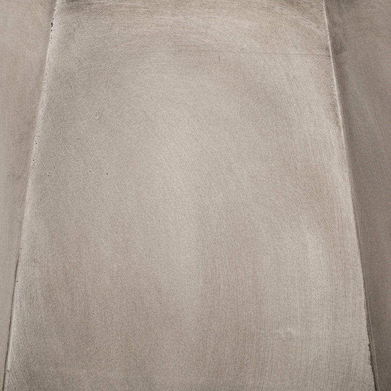 Table d'extérieur en béton léger au design élégant gris