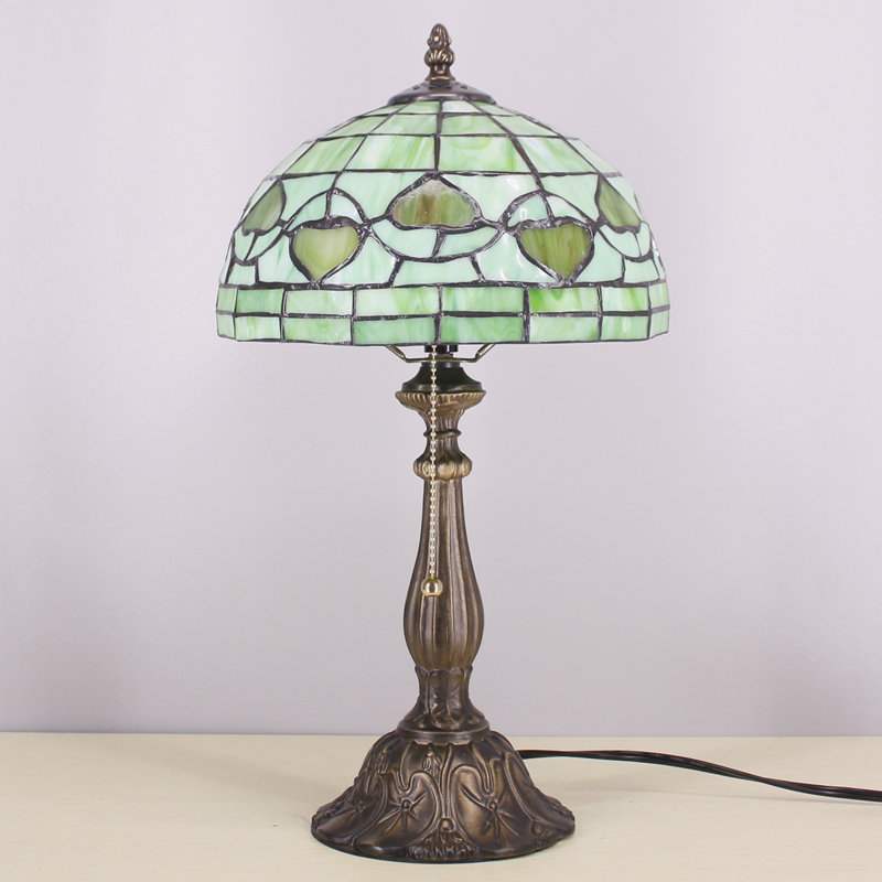 Lampe de table Tiffany avec abat-jour en verre coloré vert 10 po et base en résine bronze pour la chambre à coucher