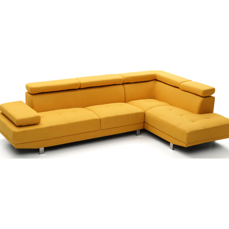 Élégant canapé modulaire jaune, méridienne orientée vers la droite et repose-pieds réglable, pieds robustes, coussin contemporain avec méridienne relaxante, repose-pieds, rembourrage en mousse confortable