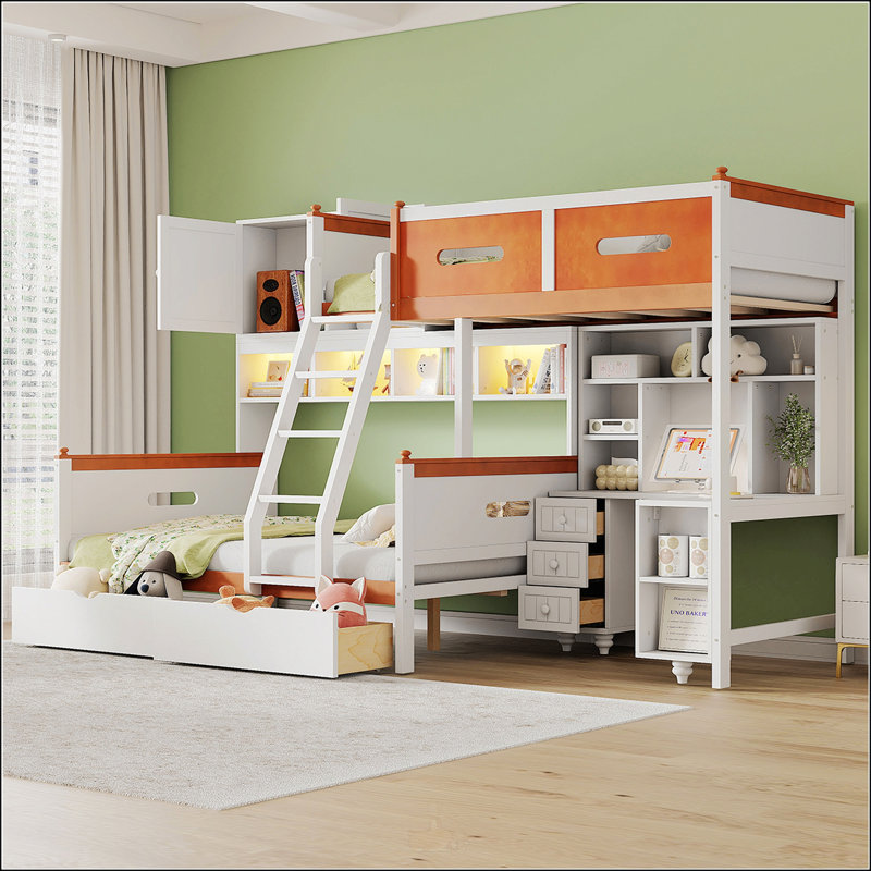 Lit simple superposé au dessus d'un lit double avec bureau