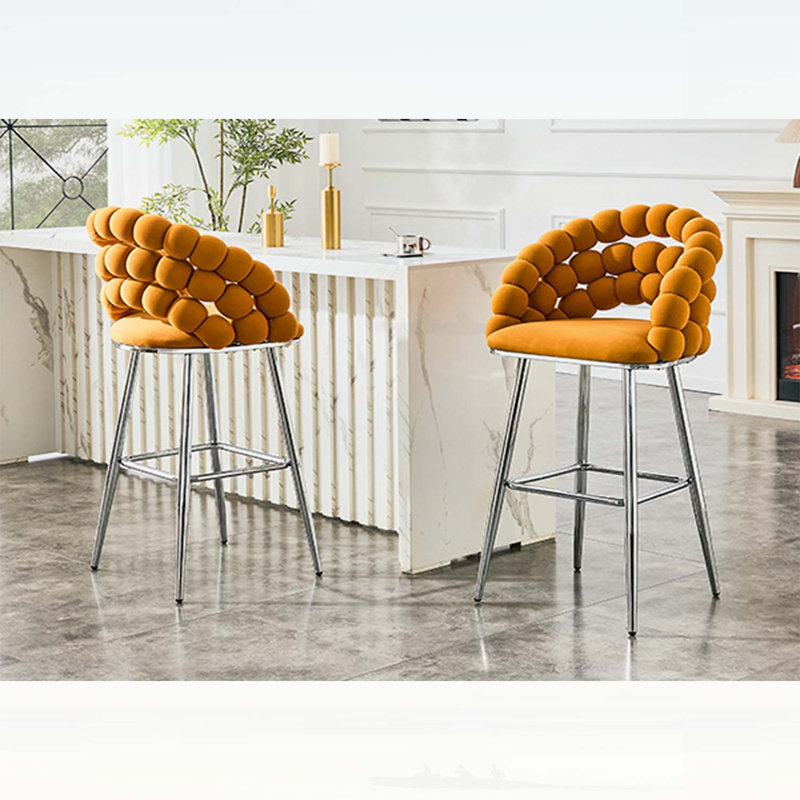 Tabourets de bar modernes Cloud rembourrés, hauteur du comptoir, ensemble de 2, revêtement en velours et pieds en métal chromé, orange