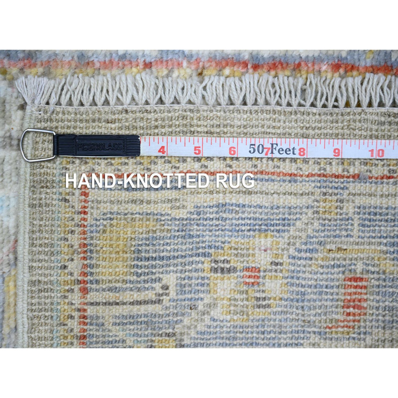 Tapis gris noué à la main de conception unique 2 pi 6 po x 19 pi 8 po