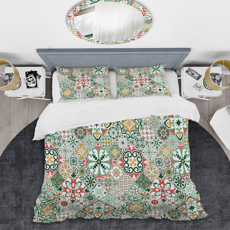 Green Portuguese Patchwork Polyester Drunkard's Path Duvet Cover, King Duvet Cover + 2 King Shams
