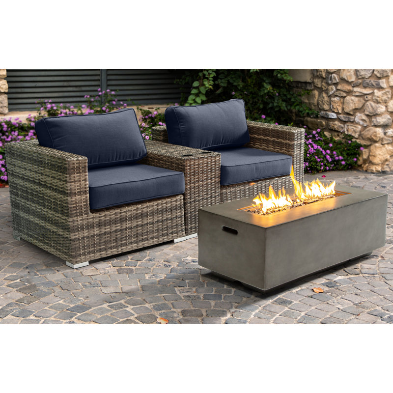 Ensemble de conversation pour 2 personnes avec foyer et coussins Sunbrella Dustie, Bleu marine Sunbrella