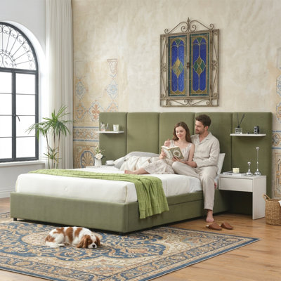 Structure de lit tapissier grand en velours avec 2 tables de chevet attachées et 2 très grands tiroirs et tablettes flottantes, sans sommier tapissier, vert