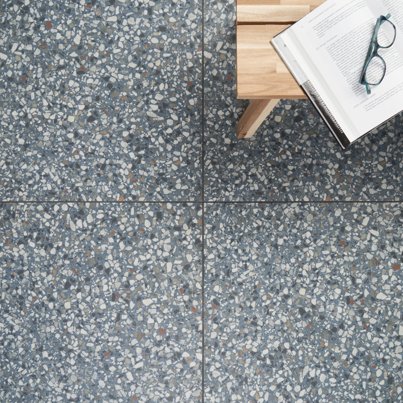 Carreau simple en porcelaine terrazzo 23 "x 23" Bryant, Bleu océan
