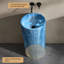 Lavabo sur pied moderne, minimaliste et créatif bleu avec robinet mural
