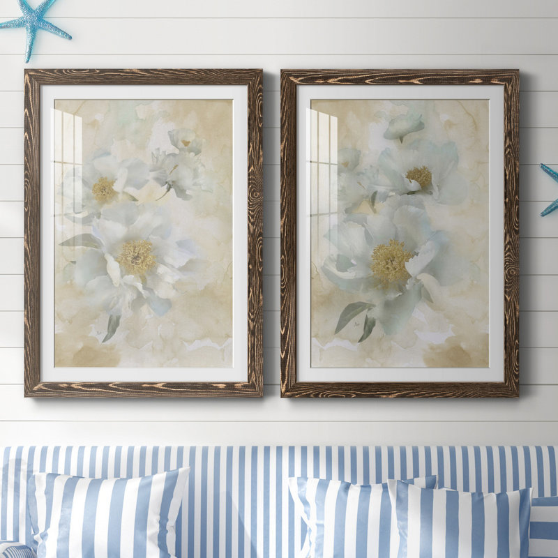Douces pivoines I - ensemble de 2 reproductions d'art, H 44 po x l 31 po x P 1 po, Papier, cadre noyer, Blanc