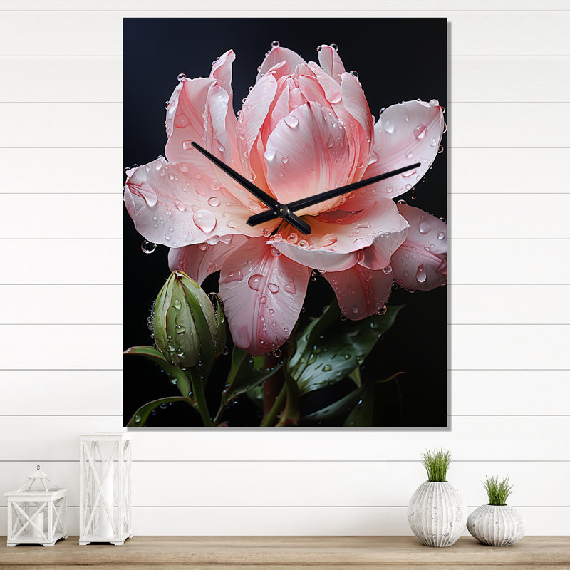 Horloge murale rose, H 28 po x l 12 po x P 1 po