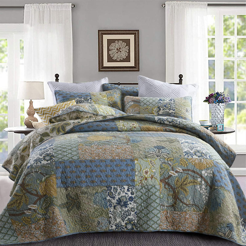 100% Cotton Floral Pattern Reversible Patchwork Quilt Set, Blue, Queen Comforter  + 2 Standard Shams