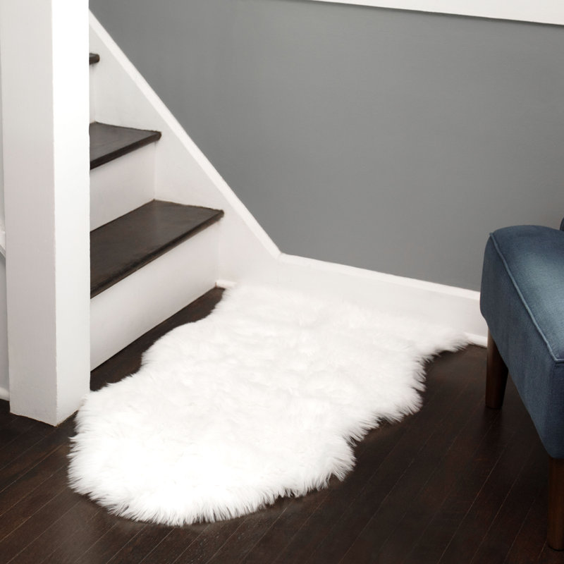 Tapis à poils longs blanc