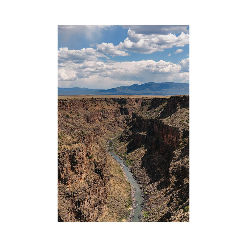 Rio Grande Gorge II par Bethany Young - Estampe numérique sur toile tendue avec châssis, H 26 po x l 18 po x 1,5 po