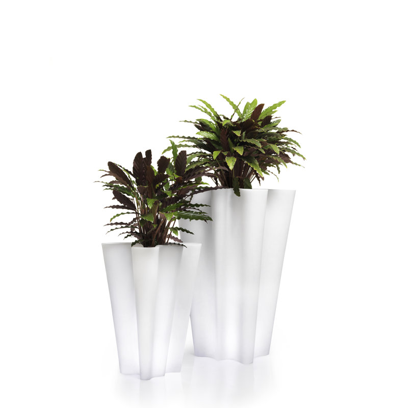Bye-Bye Resin Pot Planter, Black, 27.5" H x 17" W x 16.25" D