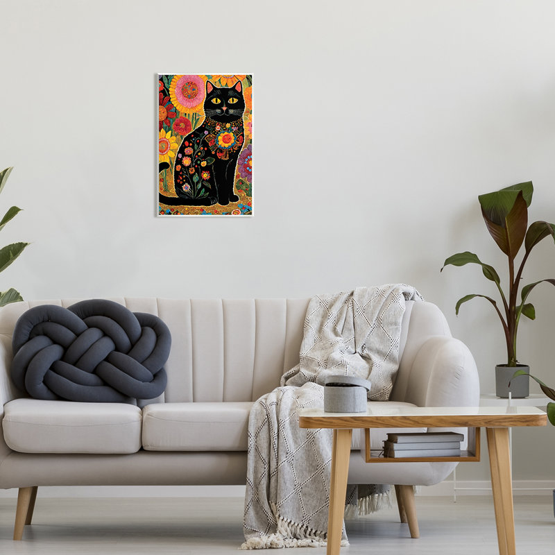 Chat avec motifs floraux, H 19 po x l 13 po x P 0,5 po