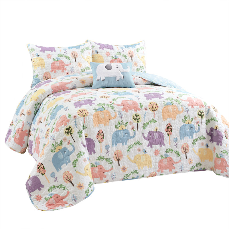 Ashleah 3 - Piece Quilt Set, Full/Queen Quilt + 2 Queen Shams + 1 Throw Pillow, White