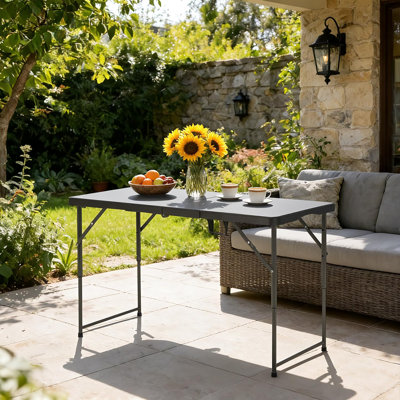 Table pliante blanche de 4 pi, pliable à moitié portable, intérieure et extérieure pour le camping à domicile