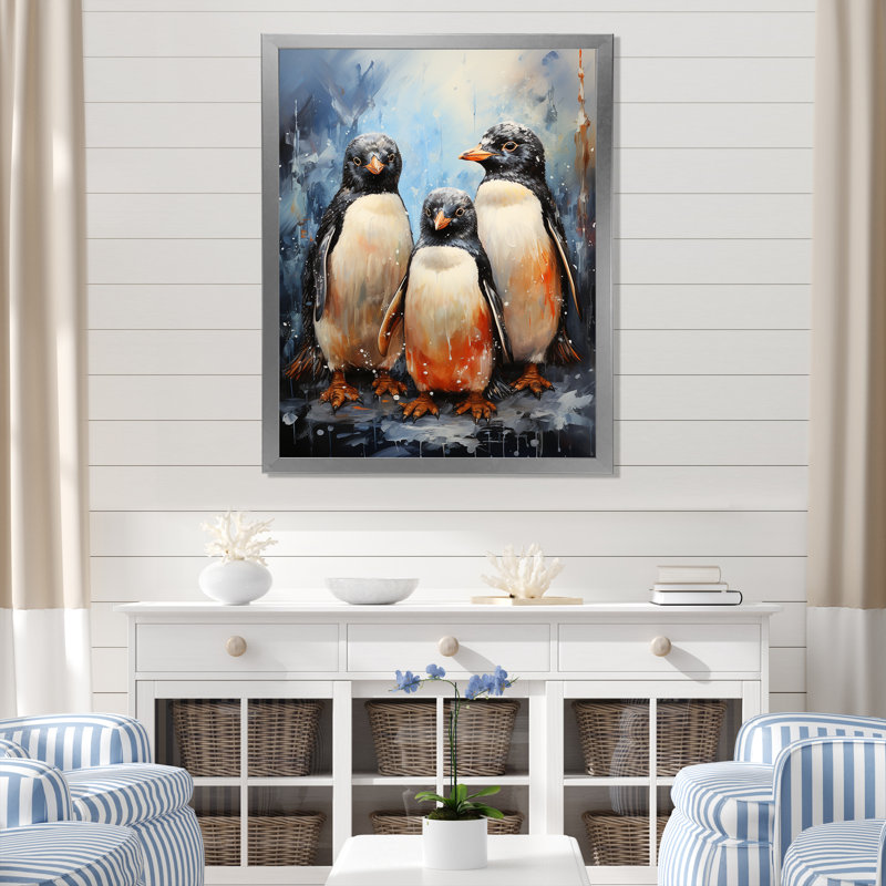 «Winter Feathers Penguin Family» - Art mural pingouin, Cadre simple argenté, H 32 po x l 16 po x P 1 po
