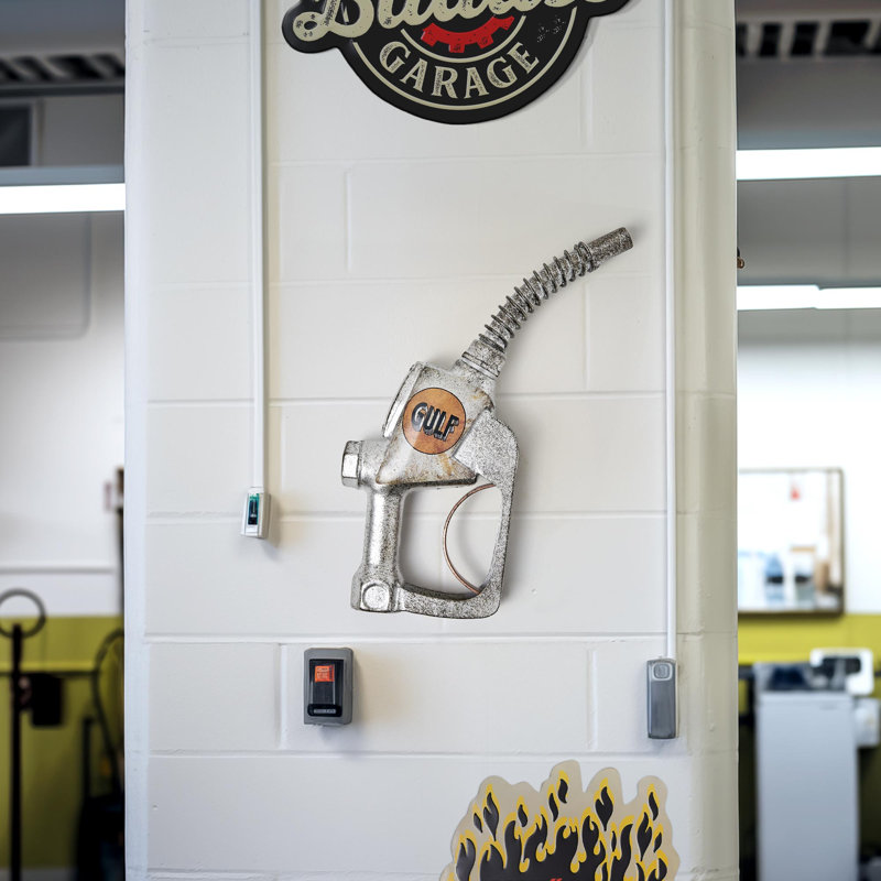 Wall Decor on Metal