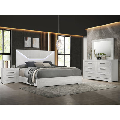 Pierce White High-Gloss Pure 4-Piece Queen Bedroom Package